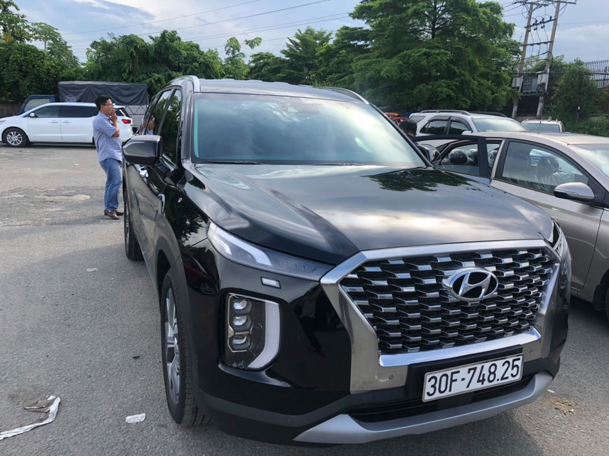 Hyundai Palisade 2019 không được bán tại Việt Nam nhưng lại được đeo biển trắng