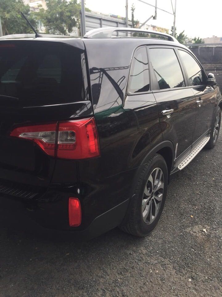 Kia Sorento 2017 - Bán Kia Sorento năm 2016, màu đen nhập khẩu giá chỉ 765 triệu đồng