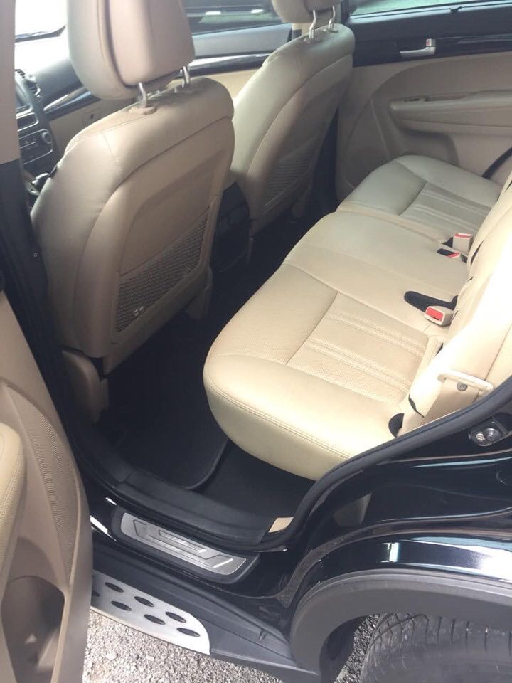Kia Sorento 2017 - Bán Kia Sorento năm 2016, màu đen nhập khẩu giá chỉ 765 triệu đồng