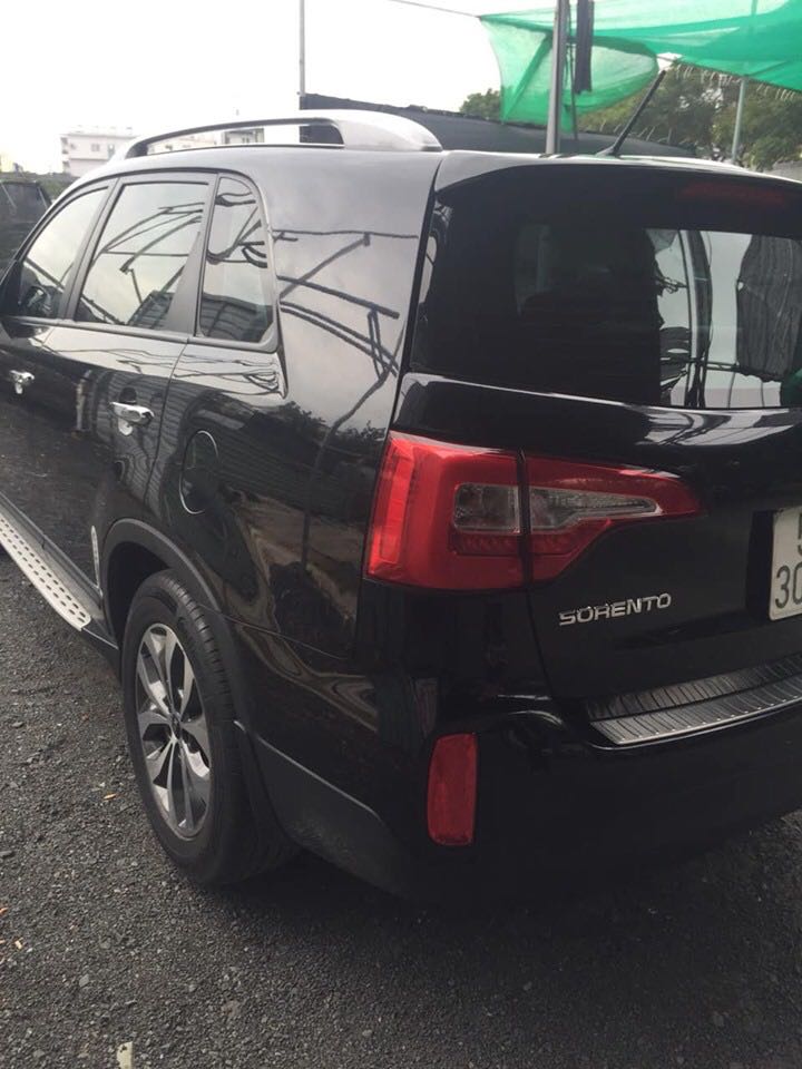 Kia Sorento 2017 - Bán Kia Sorento năm 2016, màu đen nhập khẩu giá chỉ 765 triệu đồng