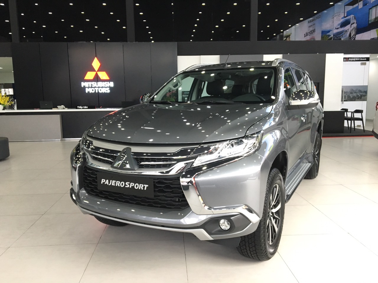 Mitsubishi Pajero 2019 - Cần bán xe Mitsubishi Pajero đời 2019, màu đen, nhập khẩu chính hãng, giá chỉ 980 triệu