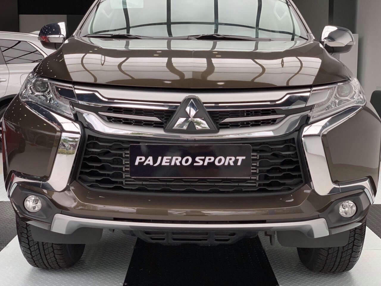Mitsubishi Pajero 2019 - Cần bán xe Mitsubishi Pajero đời 2019, màu đen, nhập khẩu chính hãng, giá chỉ 980 triệu