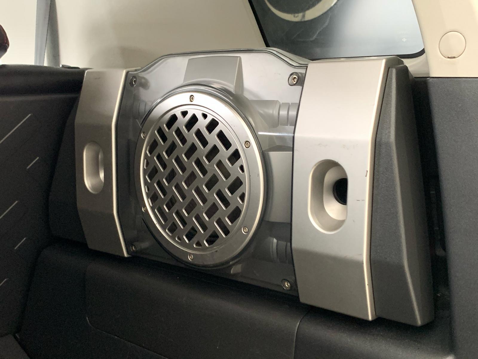 Toyota Fj cruiser 4.0L V6 2008 - Bán xe Toyota Fj cruiser 4.0L V6 đk 2008, màu xanh lục, nhập khẩu, độ cực đẹp.