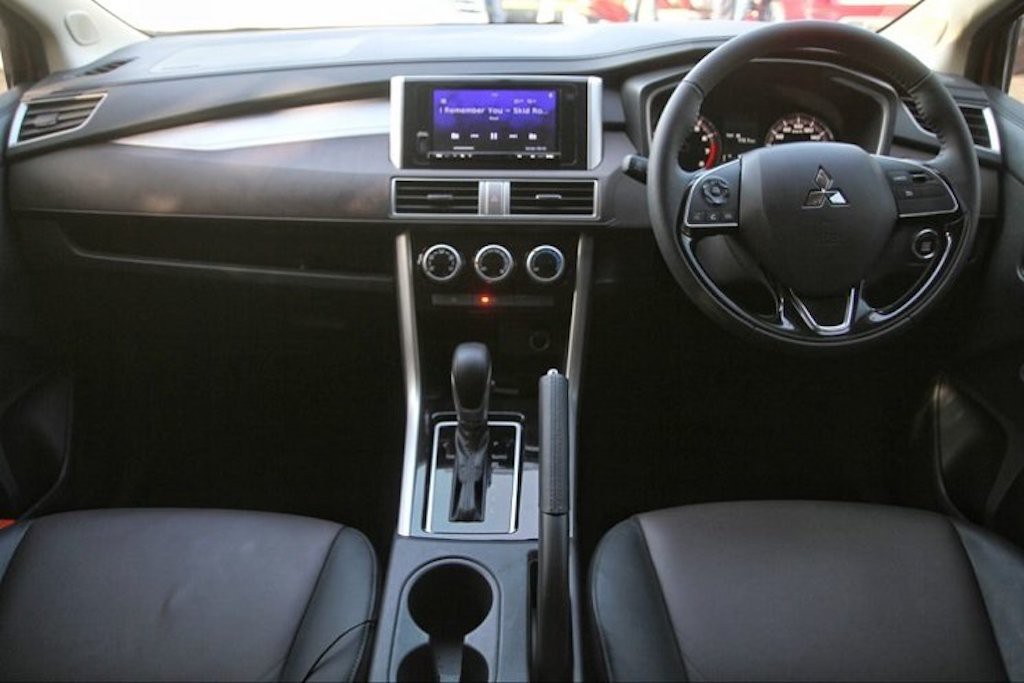 Mitsubishi Xpander Cross chạy thử, báo hiệu ngày sắp ra mắt