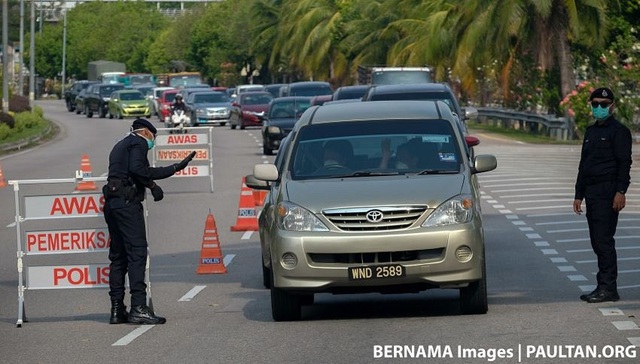 Malaysia yêu cầu người dân hạn chế di chuyển, "một người một xe" khi ra đường