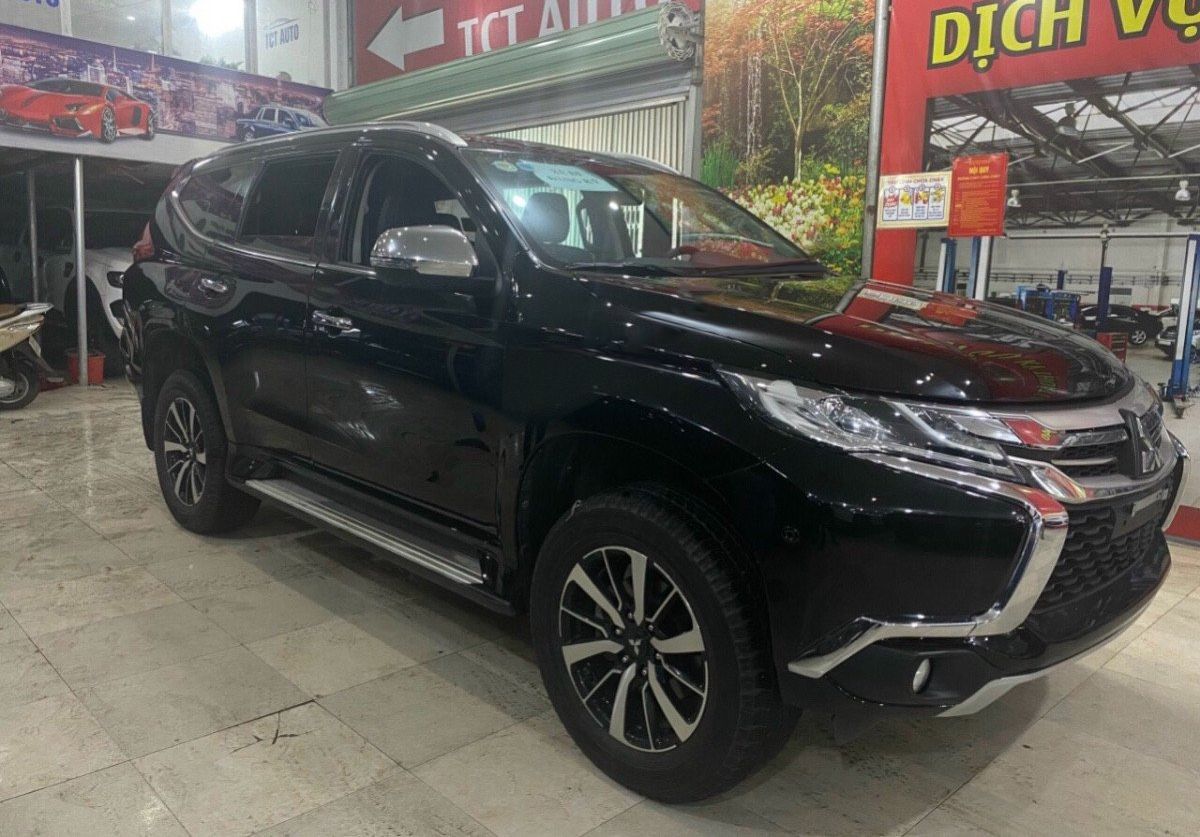 Mitsubishi Pajero   2019 - Cần bán Mitsubishi Pajero sản xuất 2019, màu đen, nhập khẩu 