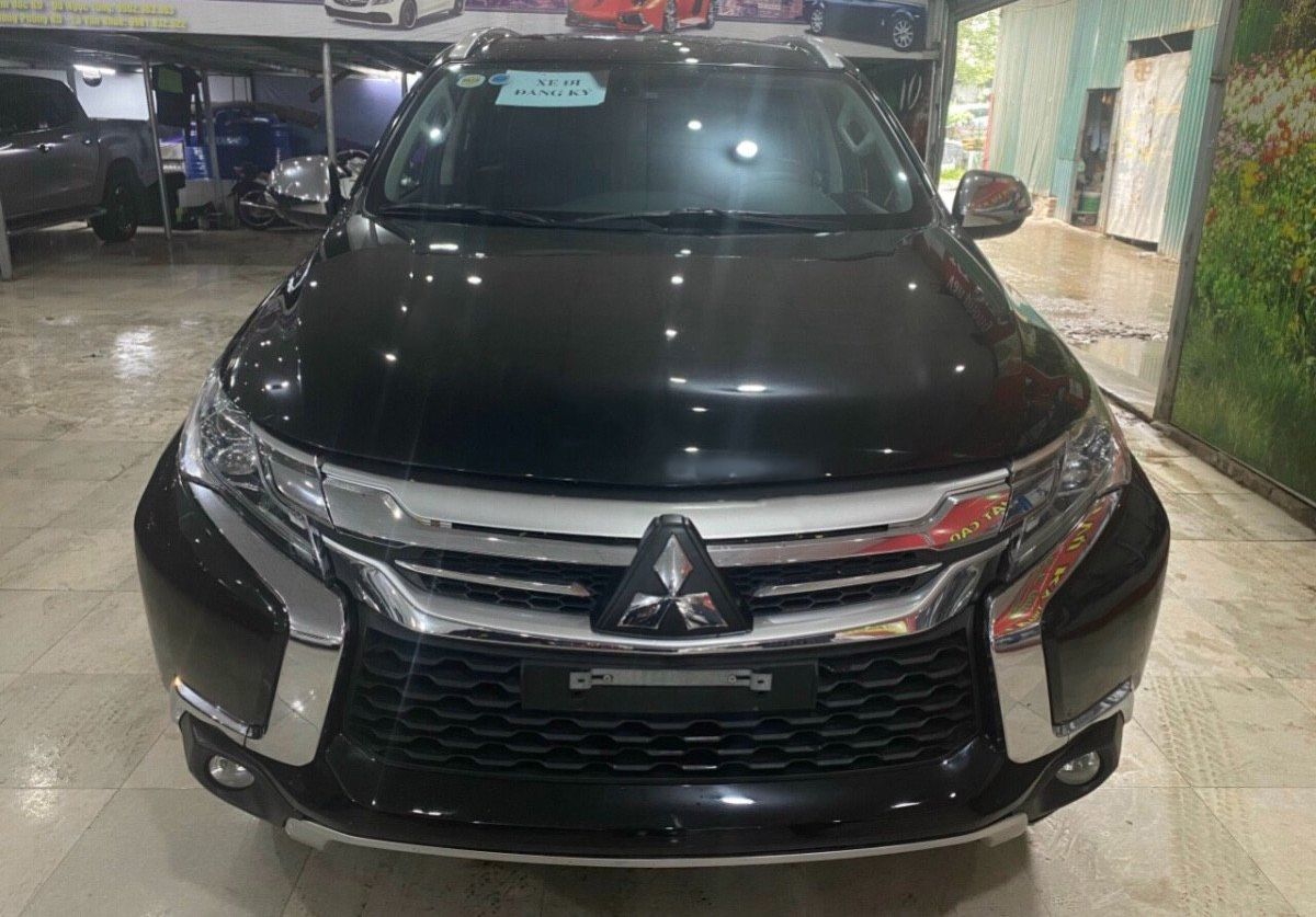 Mitsubishi Pajero   2019 - Cần bán Mitsubishi Pajero sản xuất 2019, màu đen, nhập khẩu 