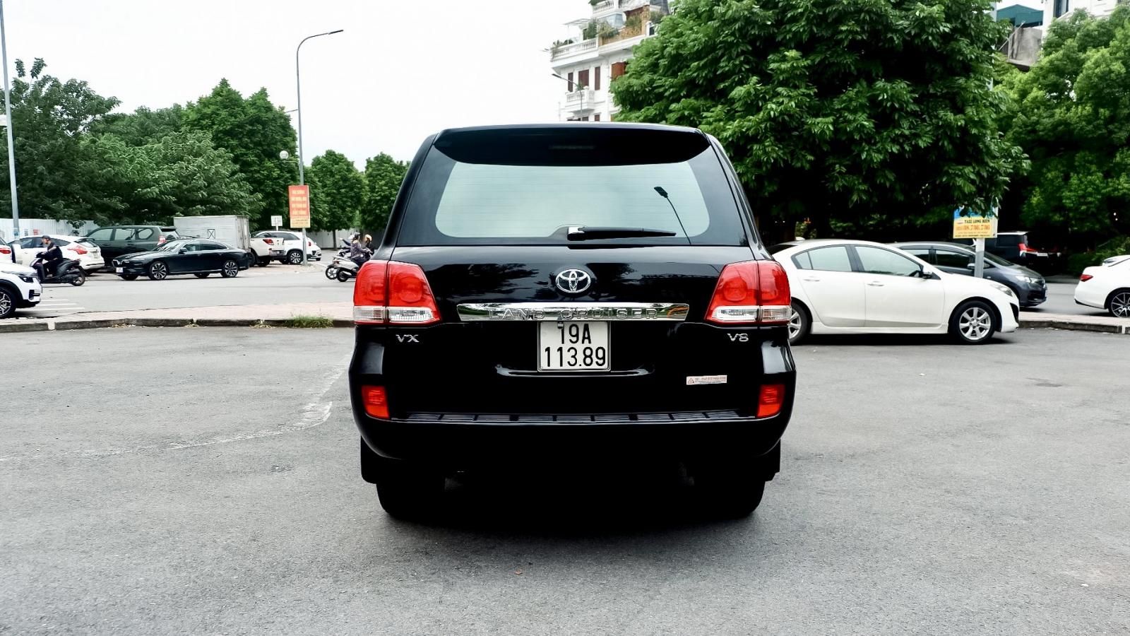 Toyota Land Cruiser 2011 - Màu đen, giá tốt