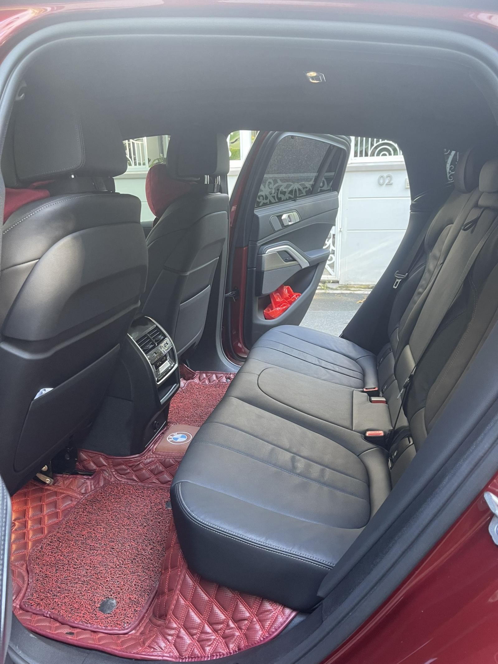 BMW X6 2022 - Ngộp ngân hàng cần bán gấp giá 5 tỷ 1, xe đi 6000km