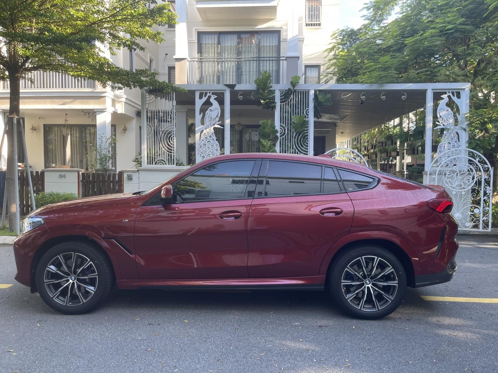 BMW X6 2022 - Ngộp ngân hàng cần bán gấp giá 5 tỷ 1, xe đi 6000km