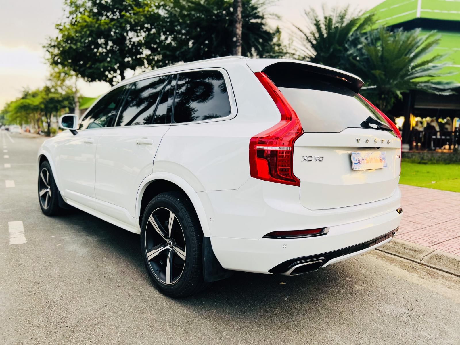 Volvo XC90 2015 - Mua xe tặng 1 miếng vàng thần tài - Miễn phí 100% thuế trước bạ