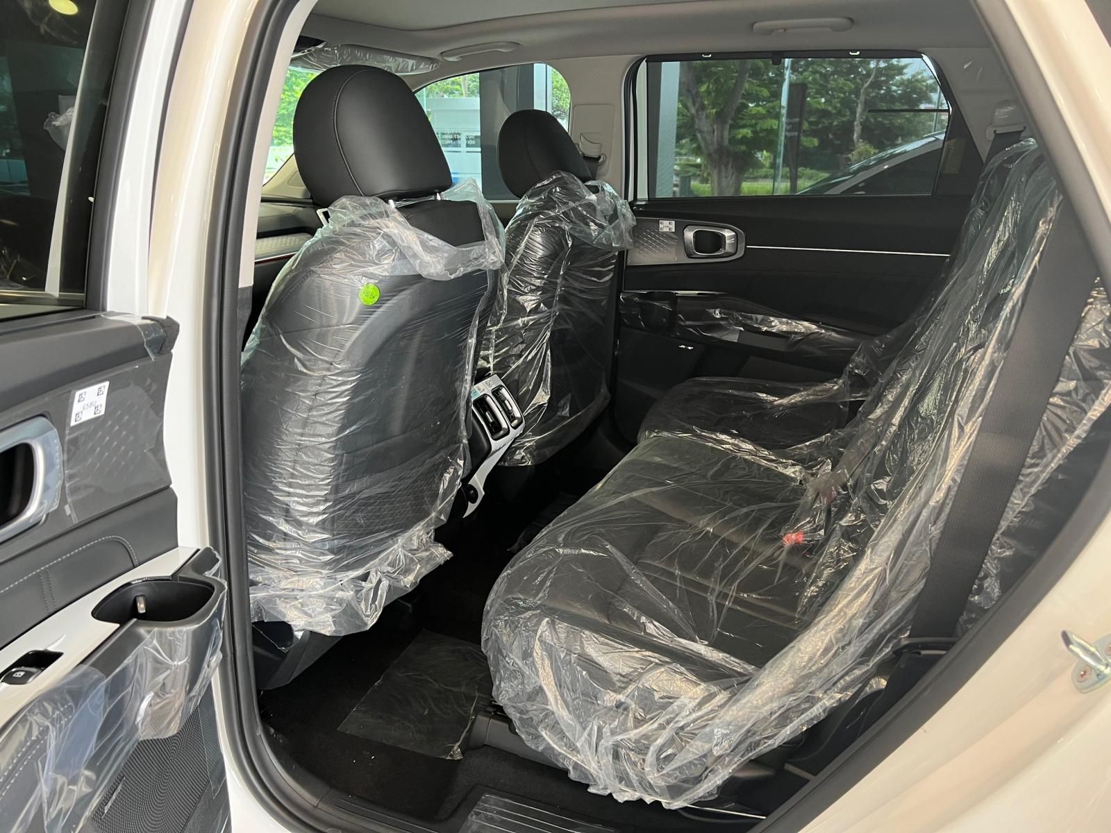 Kia Sorento 2022 - Nhiều phần quà khi khách hàng đặt xe