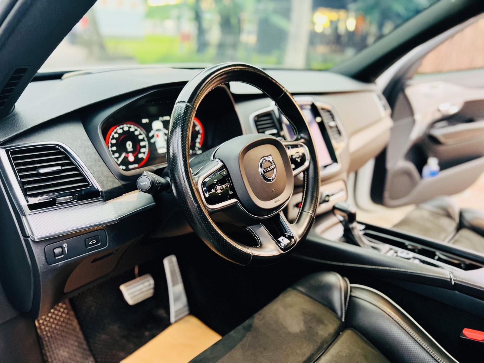 Volvo XC90 2015 - Mua xe tặng 1 miếng vàng thần tài - Miễn phí 100% thuế trước bạ