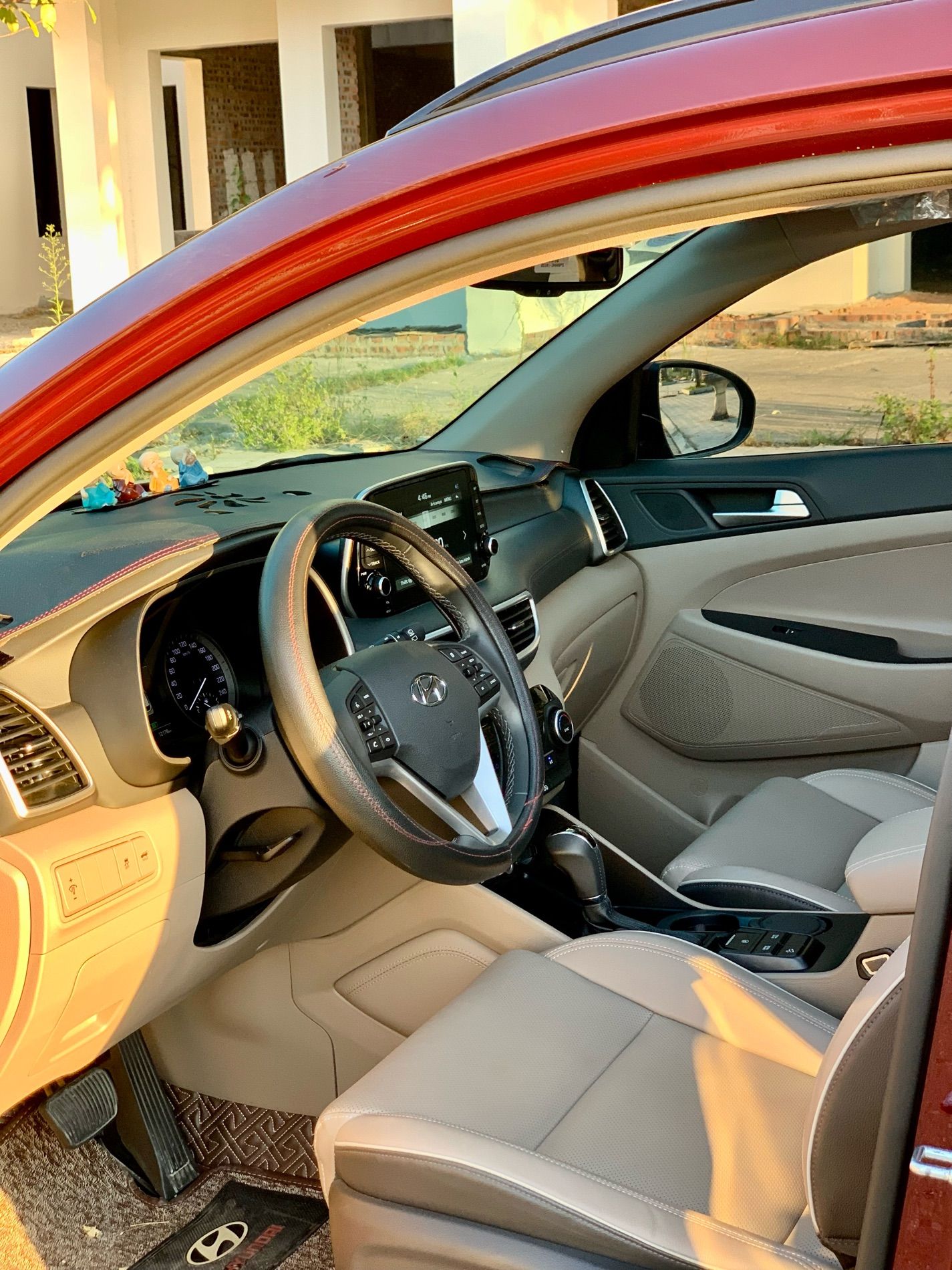 Hyundai Tucson 2021 - Cần bán gấp xe gia đình giá 935tr