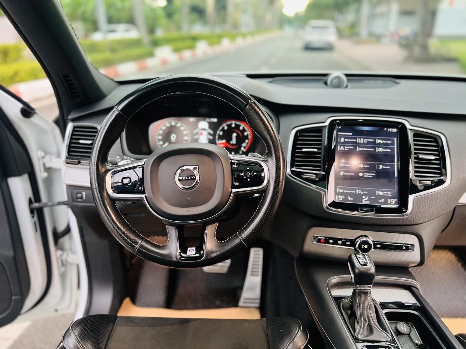 Volvo XC90 2015 - Mua xe tặng 1 miếng vàng thần tài - Miễn phí 100% thuế trước bạ