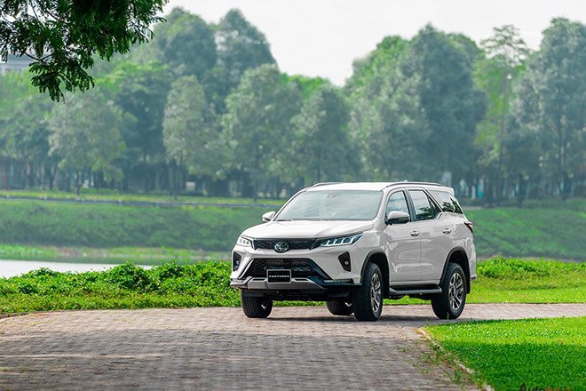 Toyota Fortuner 2022 - Quà tặng tiền mặt và phụ kiện