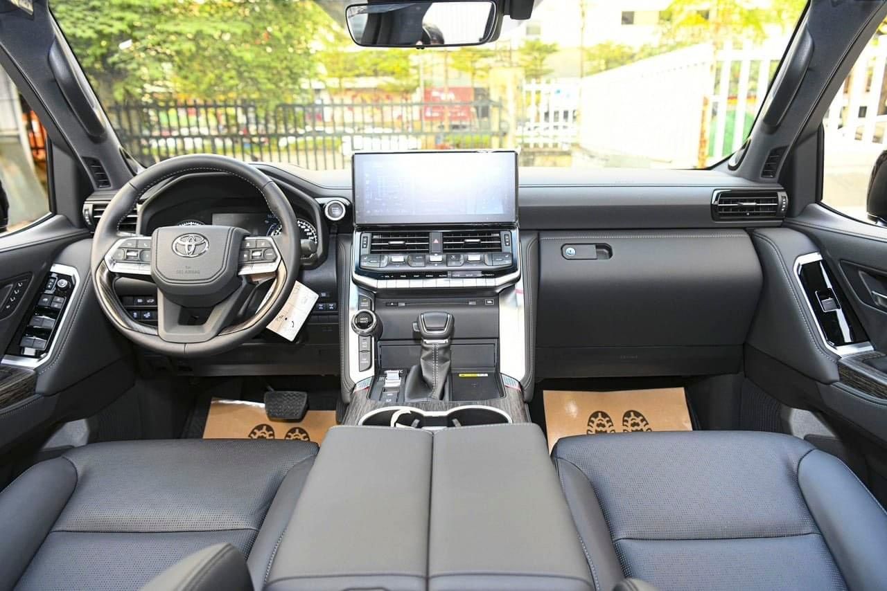 Toyota Land Cruiser 2022 - Cam kết có xe ngay - Model 2023 bản nâng cấp mới nhất