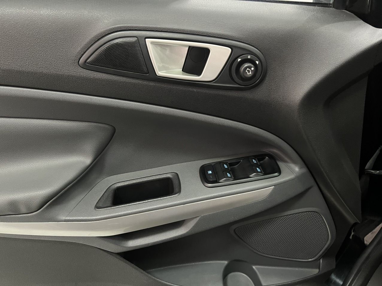 Ford EcoSport 2017 - Giá 415tr