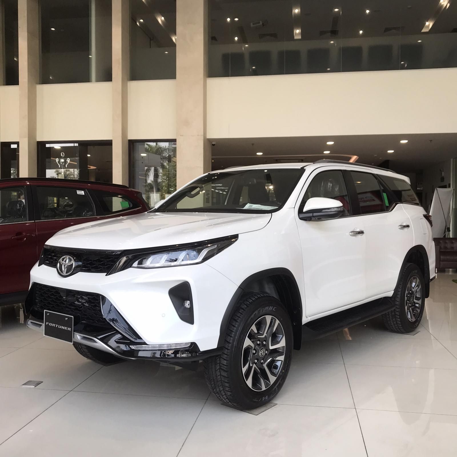 Toyota Fortuner 2022 - Giá chỉ 1026 triệu, ưu đãi cực sốc nhận xe chưa đến 1 tỉ, sẵn xe giao ngay, hỗ trợ trả góp