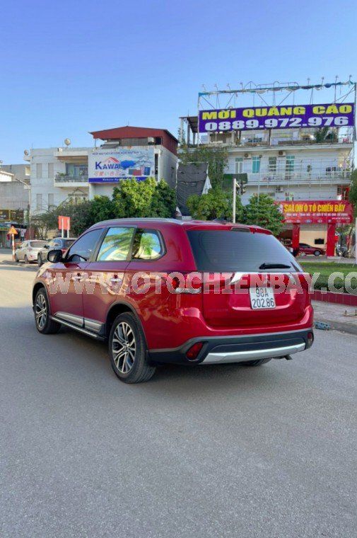 Mitsubishi Outlander 2018 - Màu đỏ giá cạnh tranh