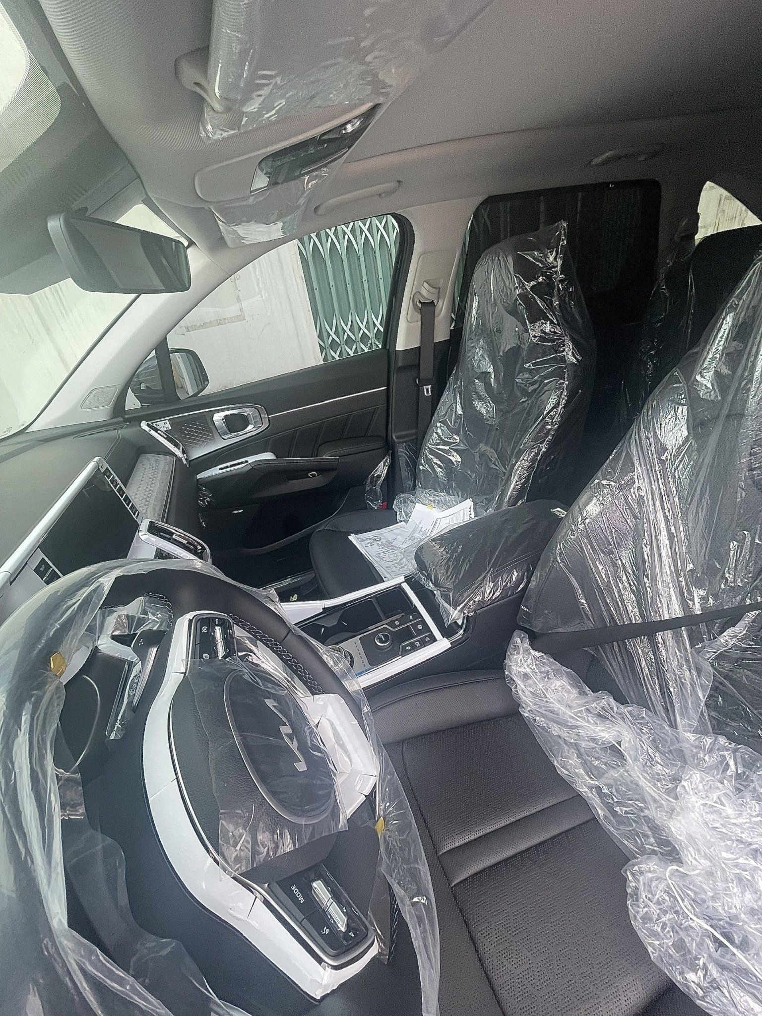 Kia Sorento 2022 - Màu xám nổi bật và siêu hiếm - Giảm 60% thuế trước bạ - Nhiều ưu đãi hấp dẫn