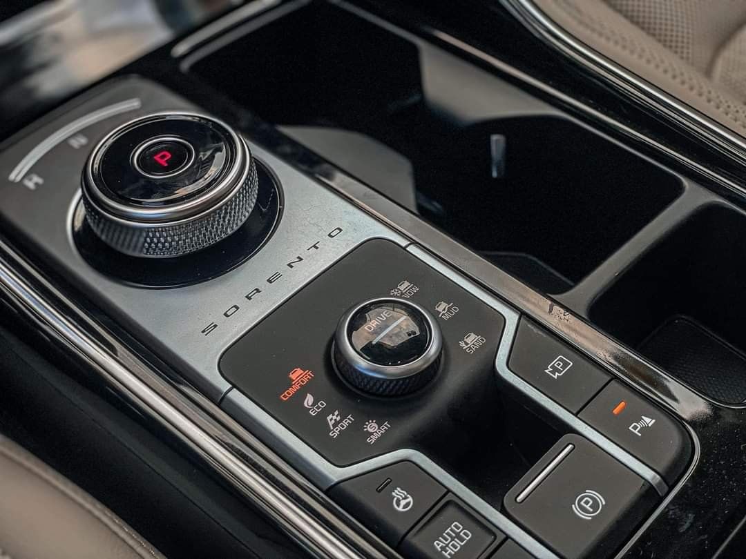 Kia Sorento 2022 - Màu xám nổi bật và siêu hiếm - Giảm 60% thuế trước bạ - Nhiều ưu đãi hấp dẫn