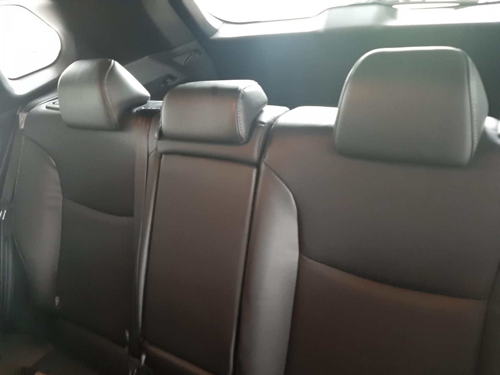 Toyota Corolla Cross 2022 - Ưu đãi lên đến 40tr, có đủ màu, phụ kiện, quà tặng theo xe rực rỡ