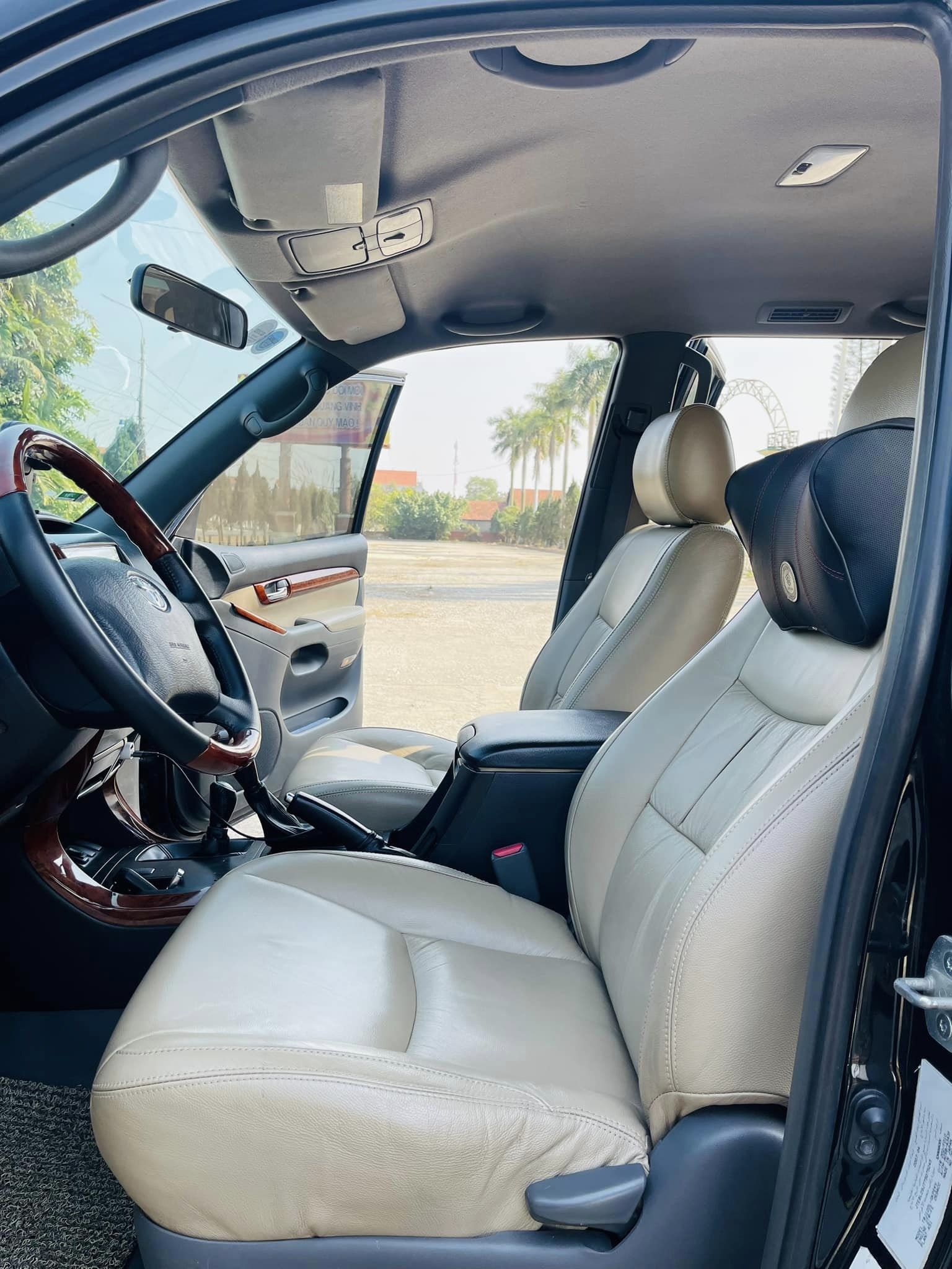 Toyota Land Cruiser Prado 2007 - Màu đen, nhập khẩu