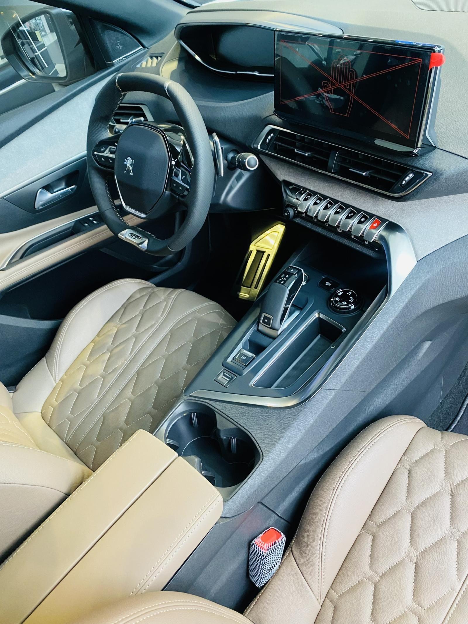 Peugeot 5008 2022 - Hỗ trợ 50% thuế trước bạ