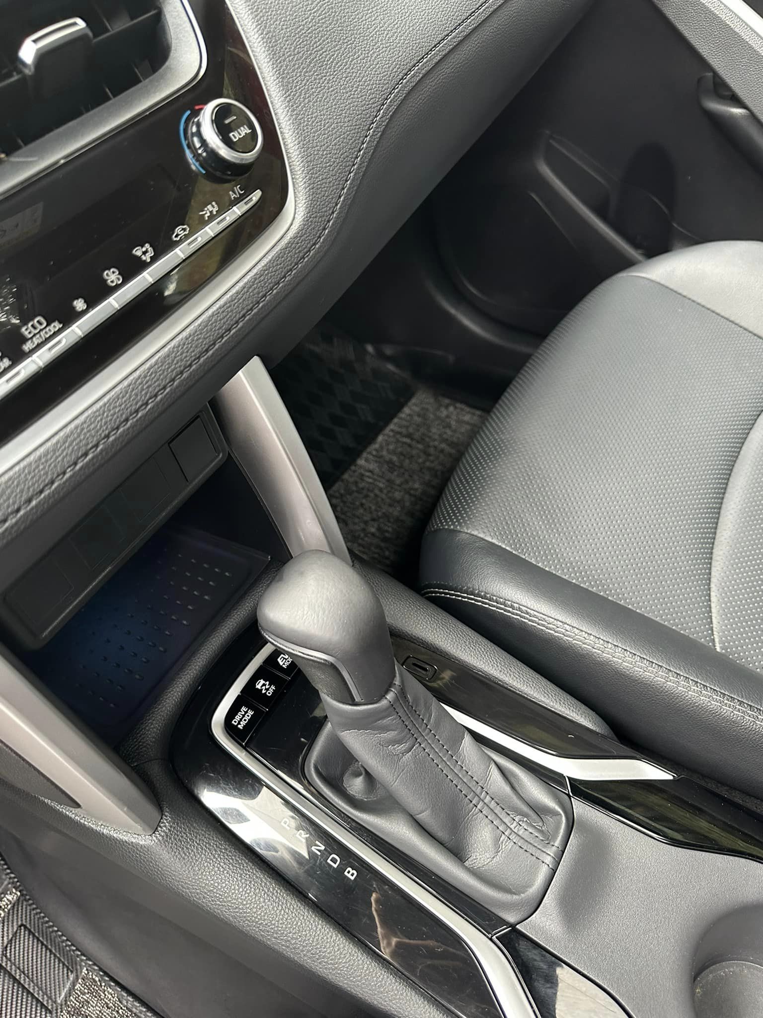 Toyota Corolla Cross 2021 - Màu trắng