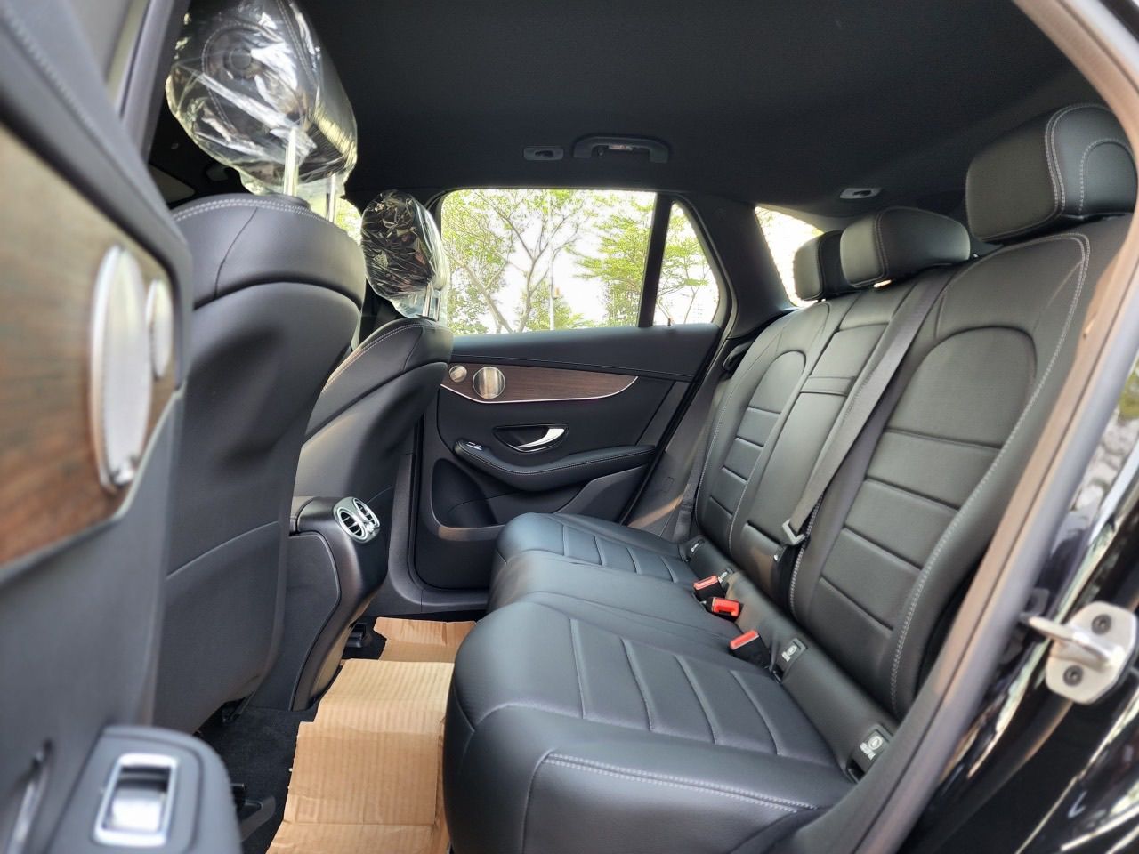 Mercedes-Benz GLC 200 2022 - 03 suất ưu đãi lên tới 200tr