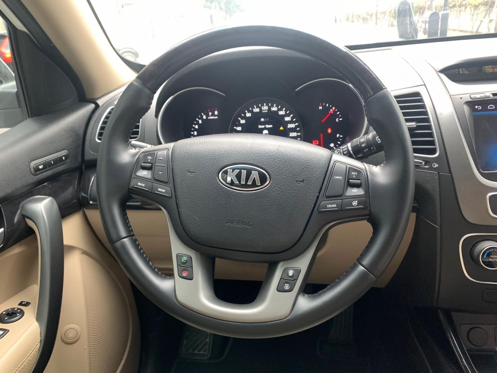Kia Sorento 2019 - Mới 95%, giá 740tr