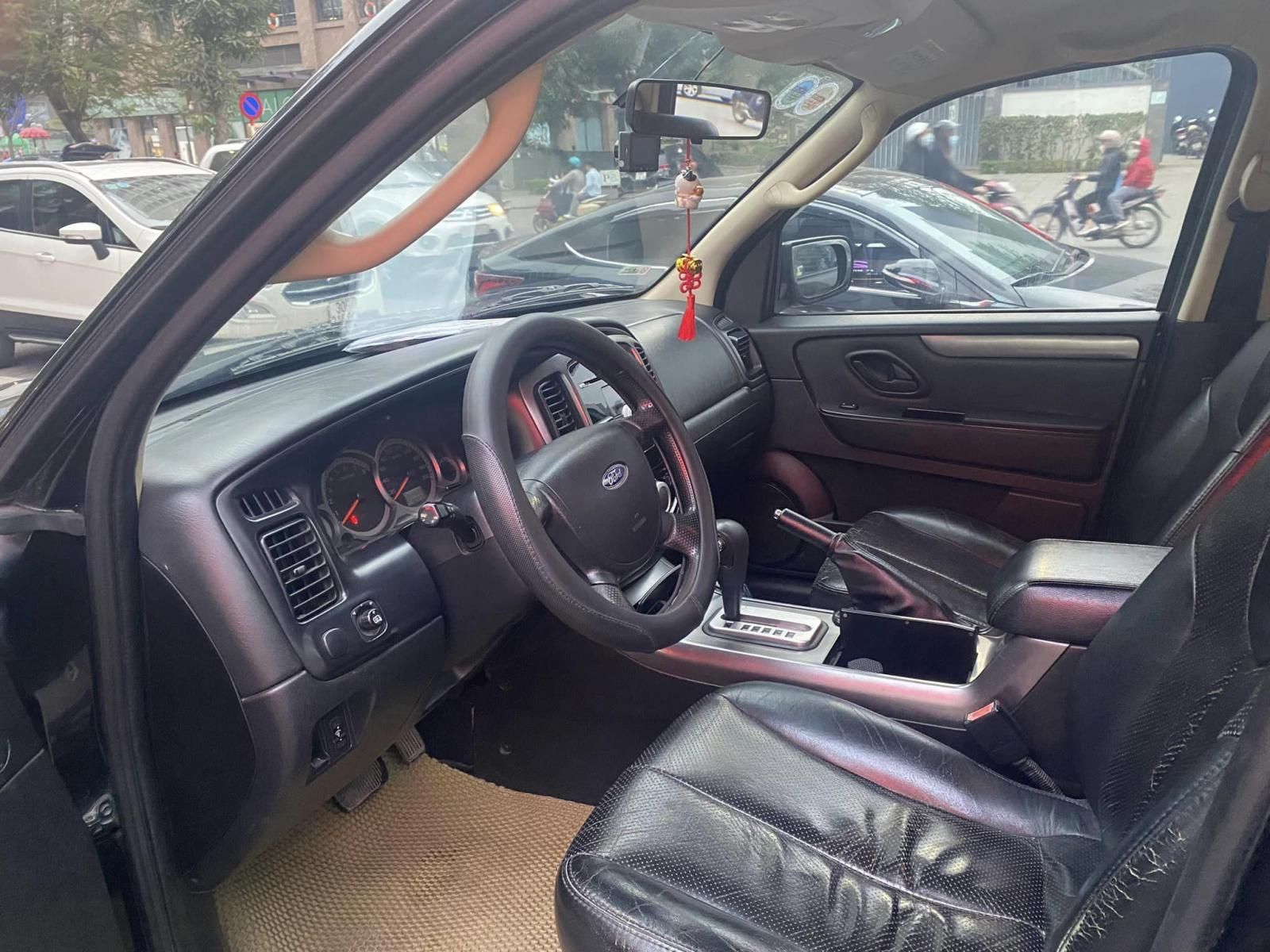 Ford Escape 2009 - Màu đen