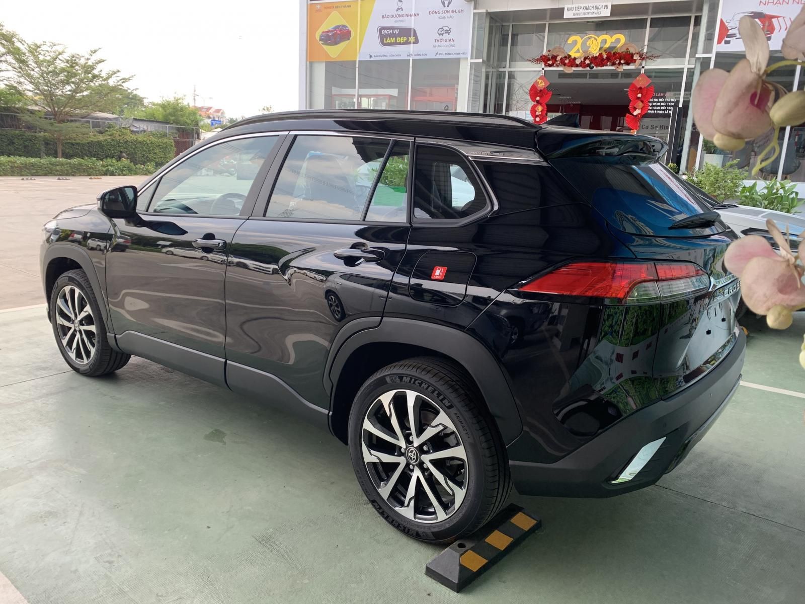 Toyota Corolla Cross 2023 - [ Hồ Chí Minh] cam kết giá tốt nhất miền Nam, quà tặng phụ kiện, giảm sâu tiền mặt, bảo hiểm theo xe