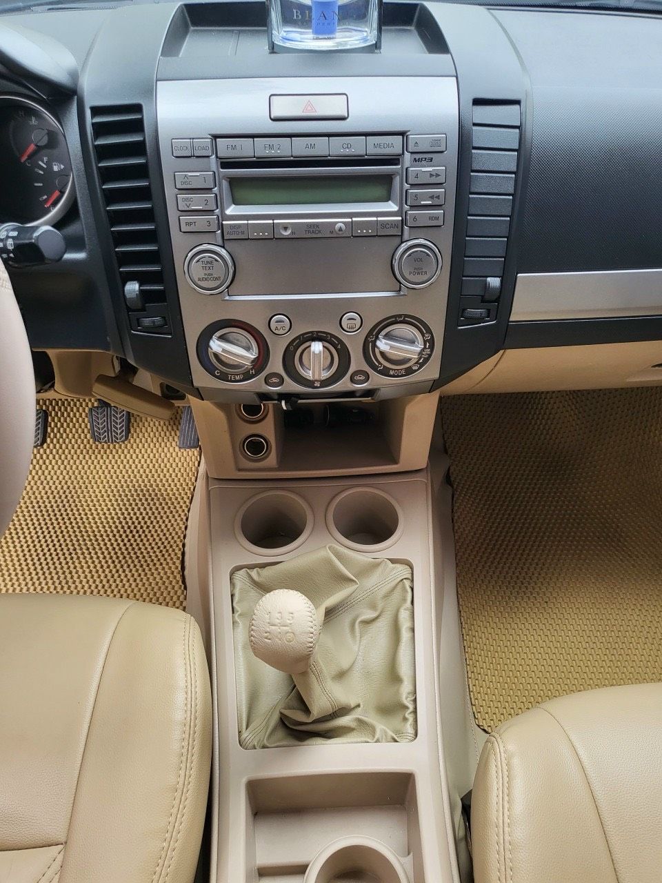 Ford Everest 2013 - Màu bạc, giá 415tr