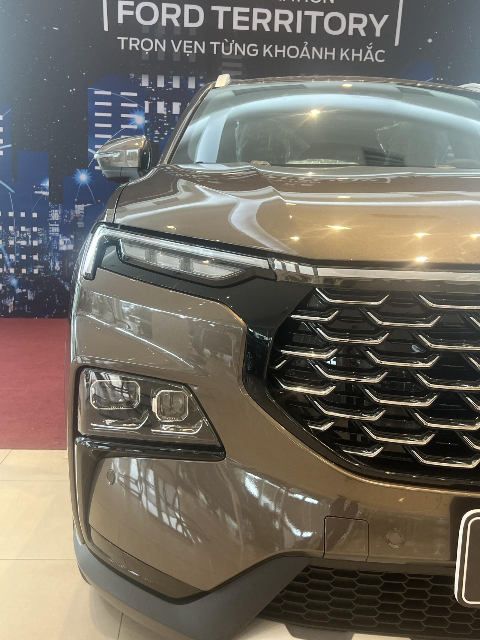 Ford Territory 2023 - Hỗ trợ 100% giấy tờ, quà tặng gần 100tr, trả góp lãi suất thấp