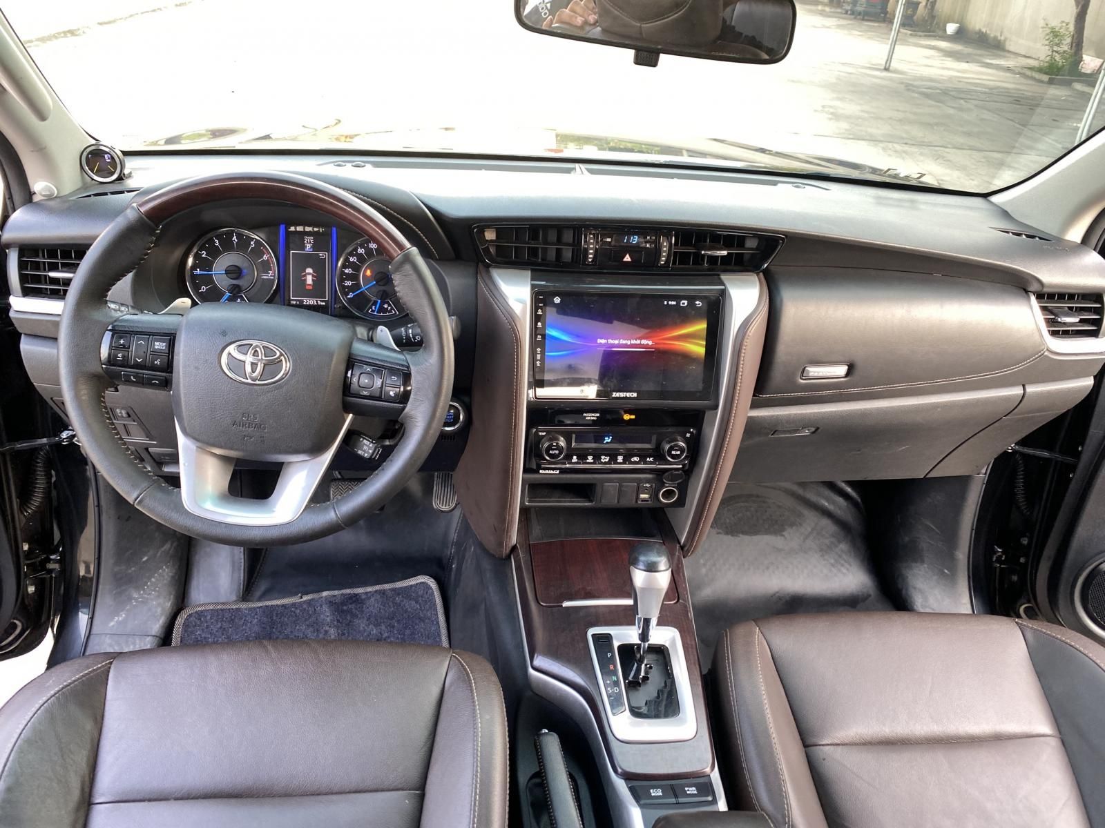 Toyota Fortuner 2018 - Máy xăng, nhập khẩu