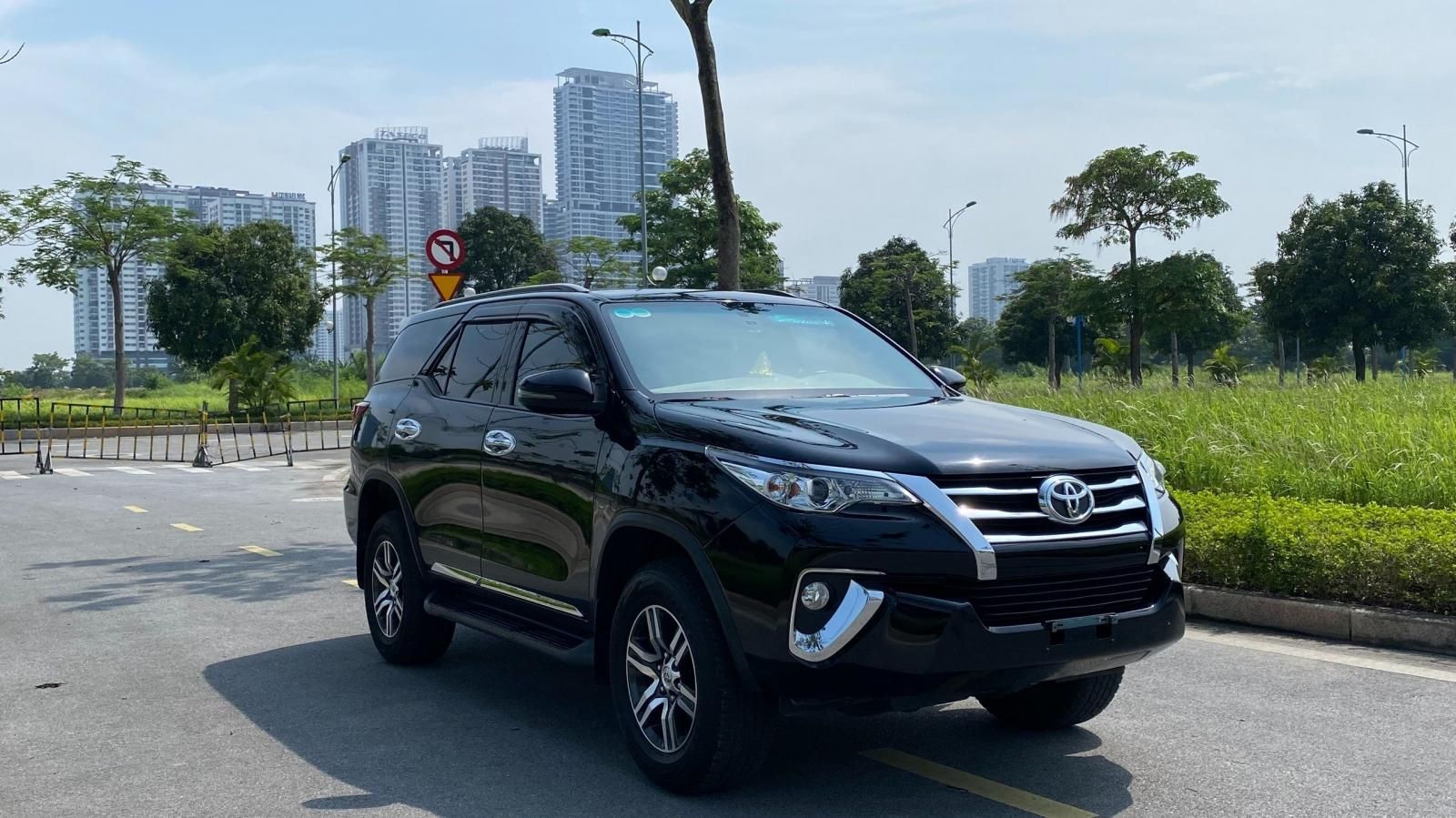 Toyota Fortuner 2018 - Giá bán 820 Triệu