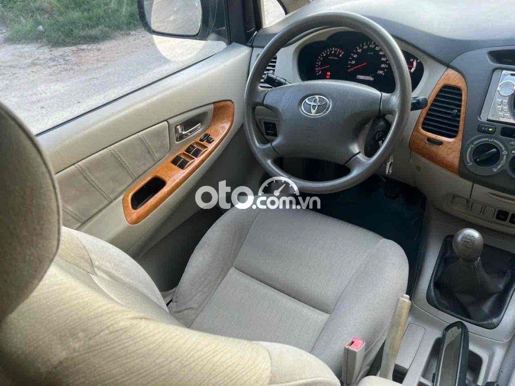 Toyota Innova  2009 G xe gia đình, máy số rin rất đẹp. 2009 - innova 2009 G xe gia đình, máy số rin rất đẹp.