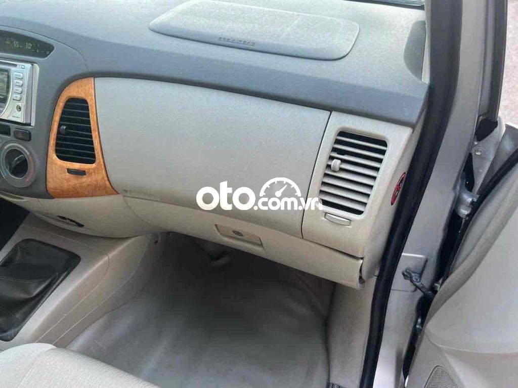 Toyota Innova  2009 G xe gia đình, máy số rin rất đẹp. 2009 - innova 2009 G xe gia đình, máy số rin rất đẹp.