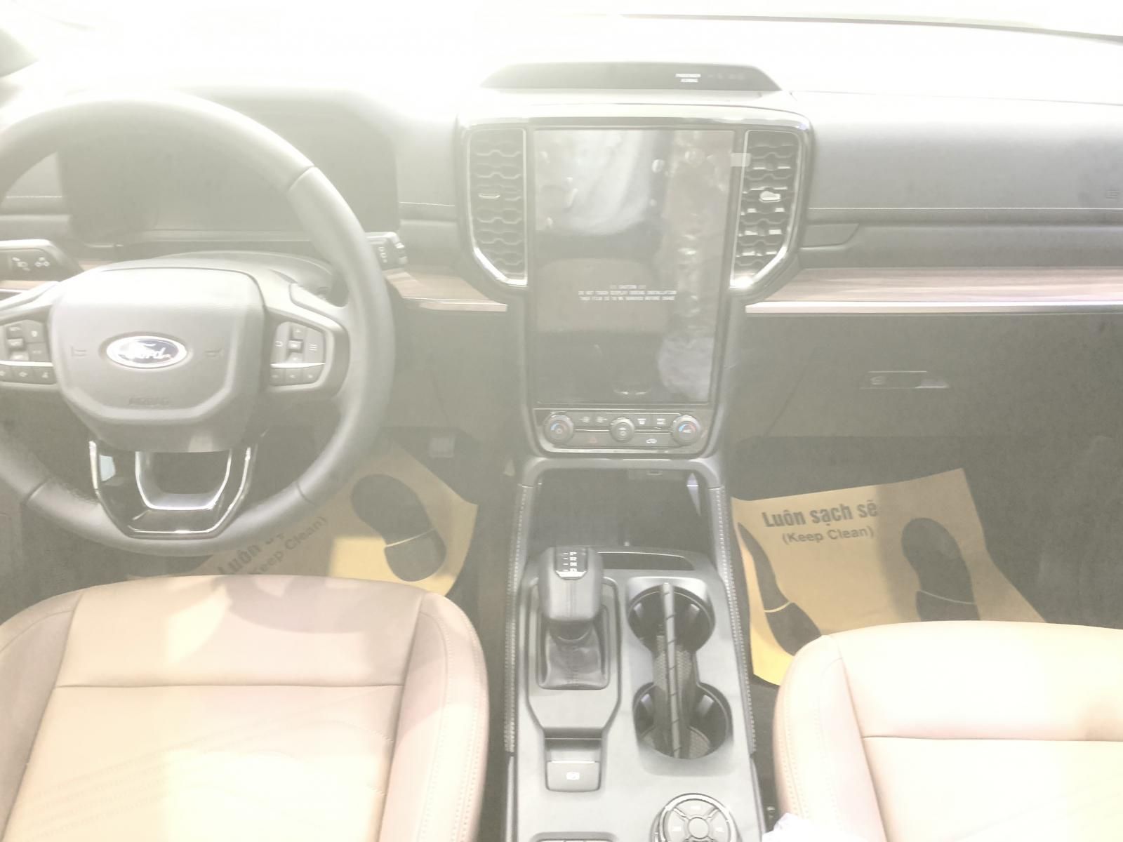 Ford Everest 2023 - Everest TiTanium 2 cầu 4x4, đủ màu, đủ phiên bản giao ngay, ưu đãi tốt, hỗ trợ ngân hàng 80% tặng phụ kiện