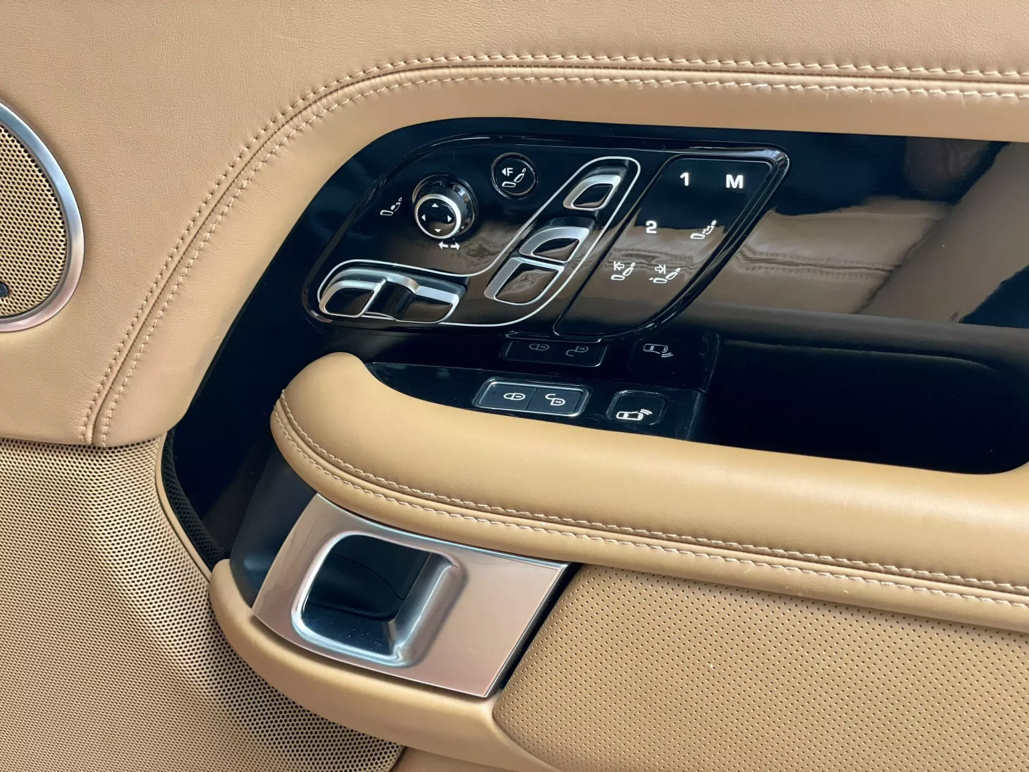 LandRover Range rover 2019 - CẦN BÁN XE  LANDROVER RANGEROVER SV AUTOBIO LWB 5.0 SẢN XUẤT NĂM 2019