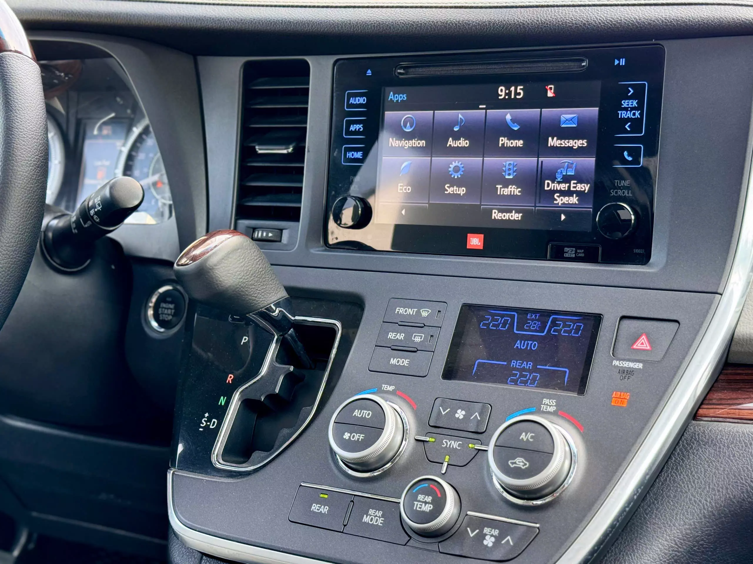 Toyota Sienna 2015 - Bán ô tô Toyota Sienna đời 2015, màu trắng