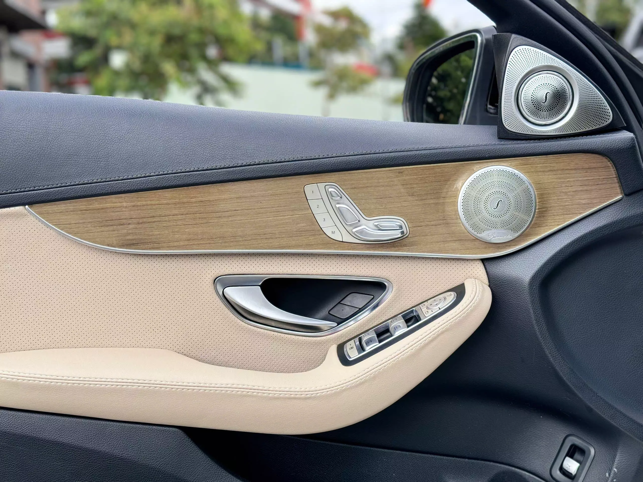 Mercedes-Benz C 250 2015 - Cần bán xe Mercedes đời 2015, màu trắng