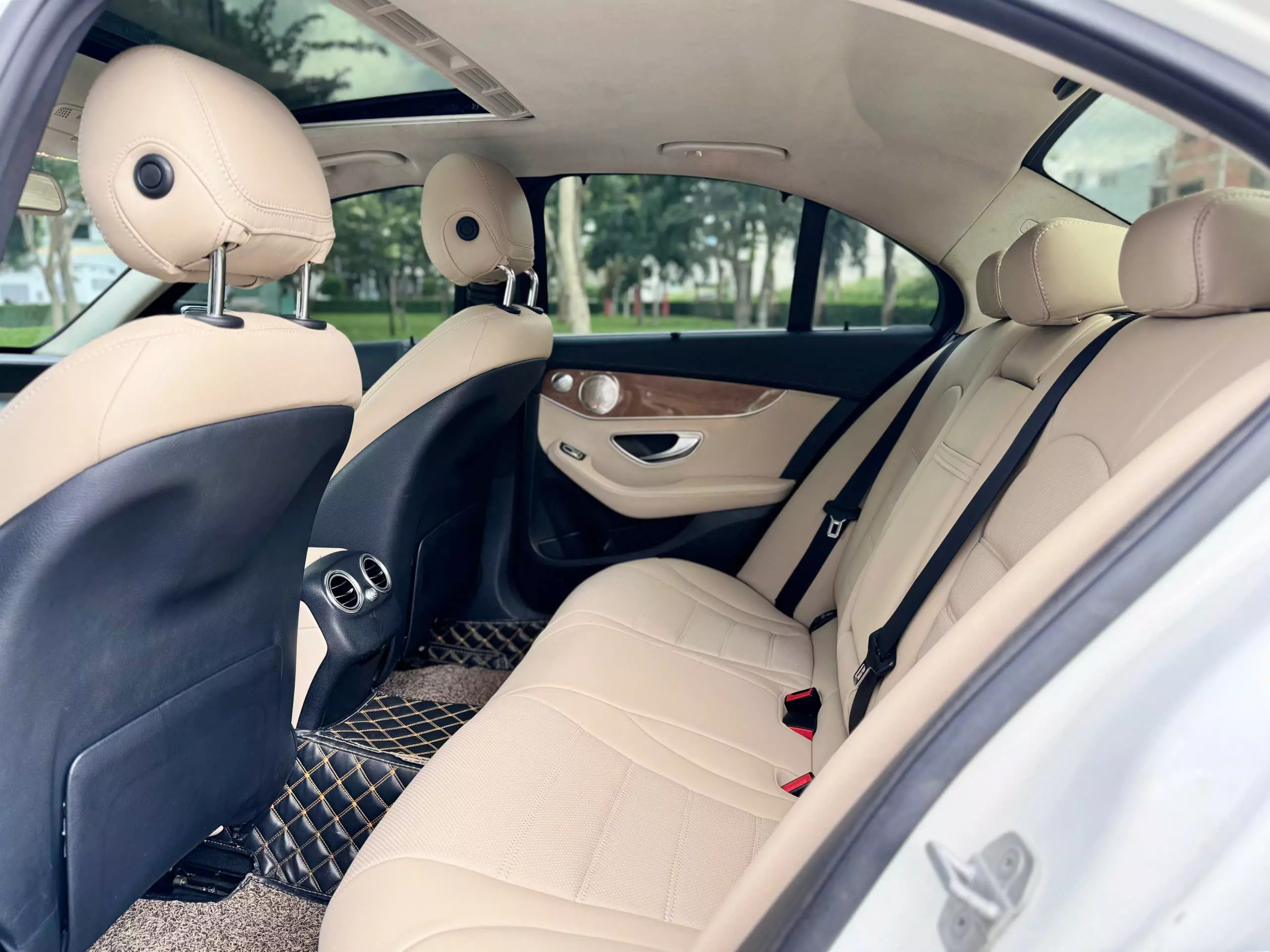 Mercedes-Benz C 250 2015 - Cần bán xe Mercedes đời 2015, màu trắng