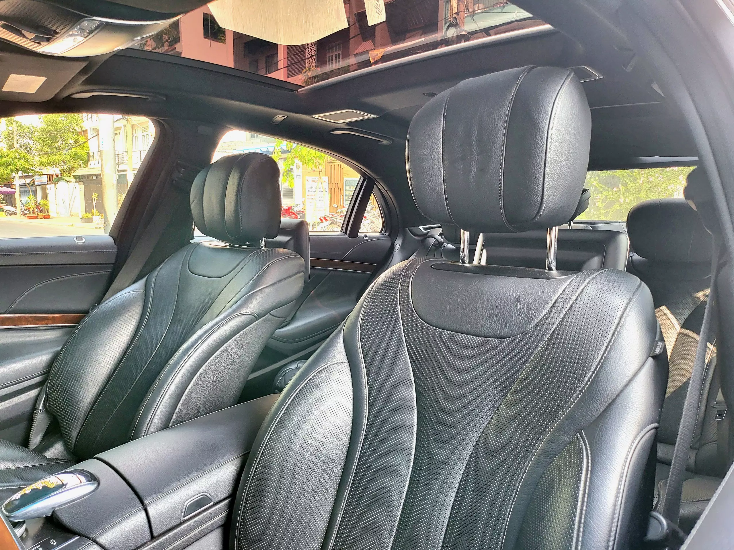 Hãng khác Khác 2016 - Cần bán xe mercedes s400 năm 2016, màu đen