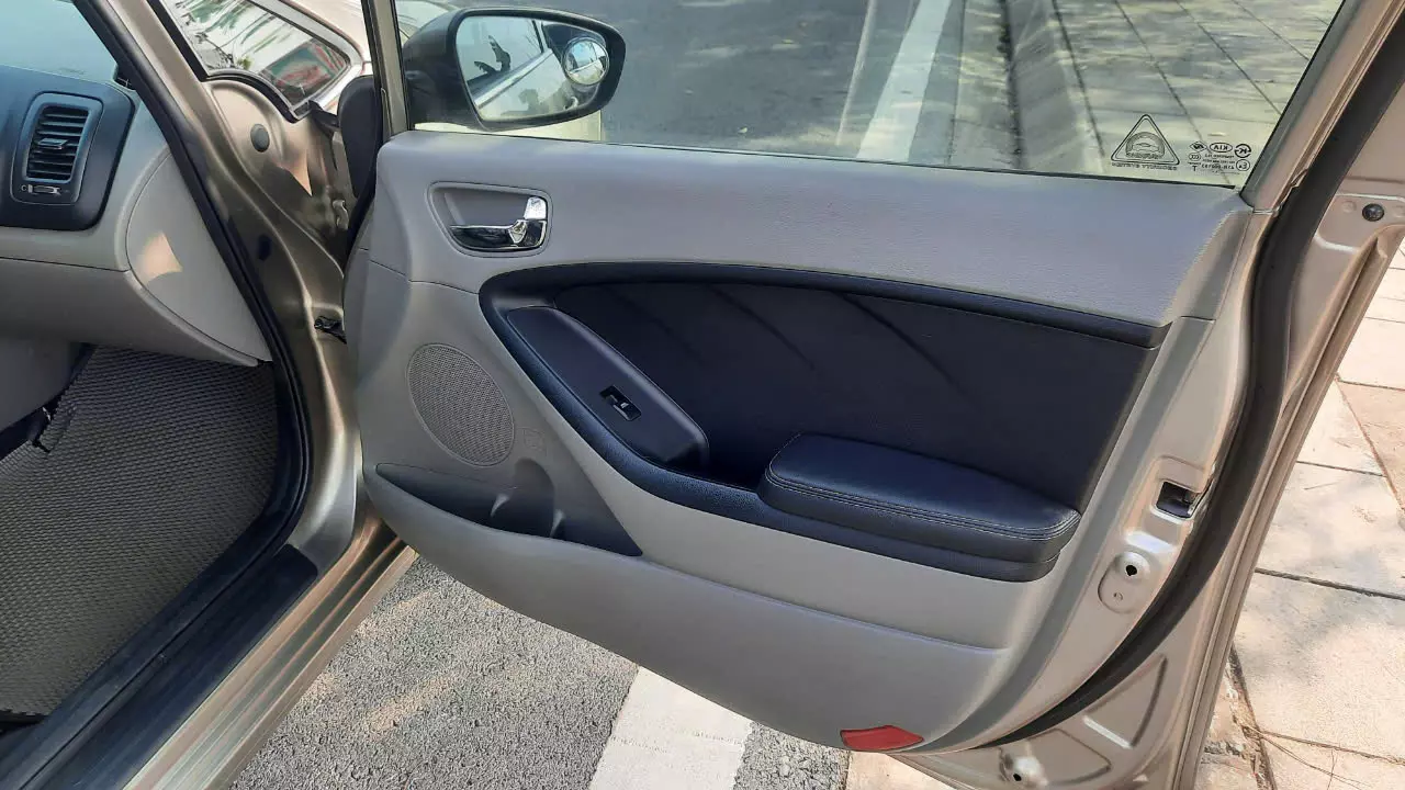 Kia K3 2016 - Bán nhanh xe  K3 đời 2016 xe 1.6AT  một chủ từ đầu 