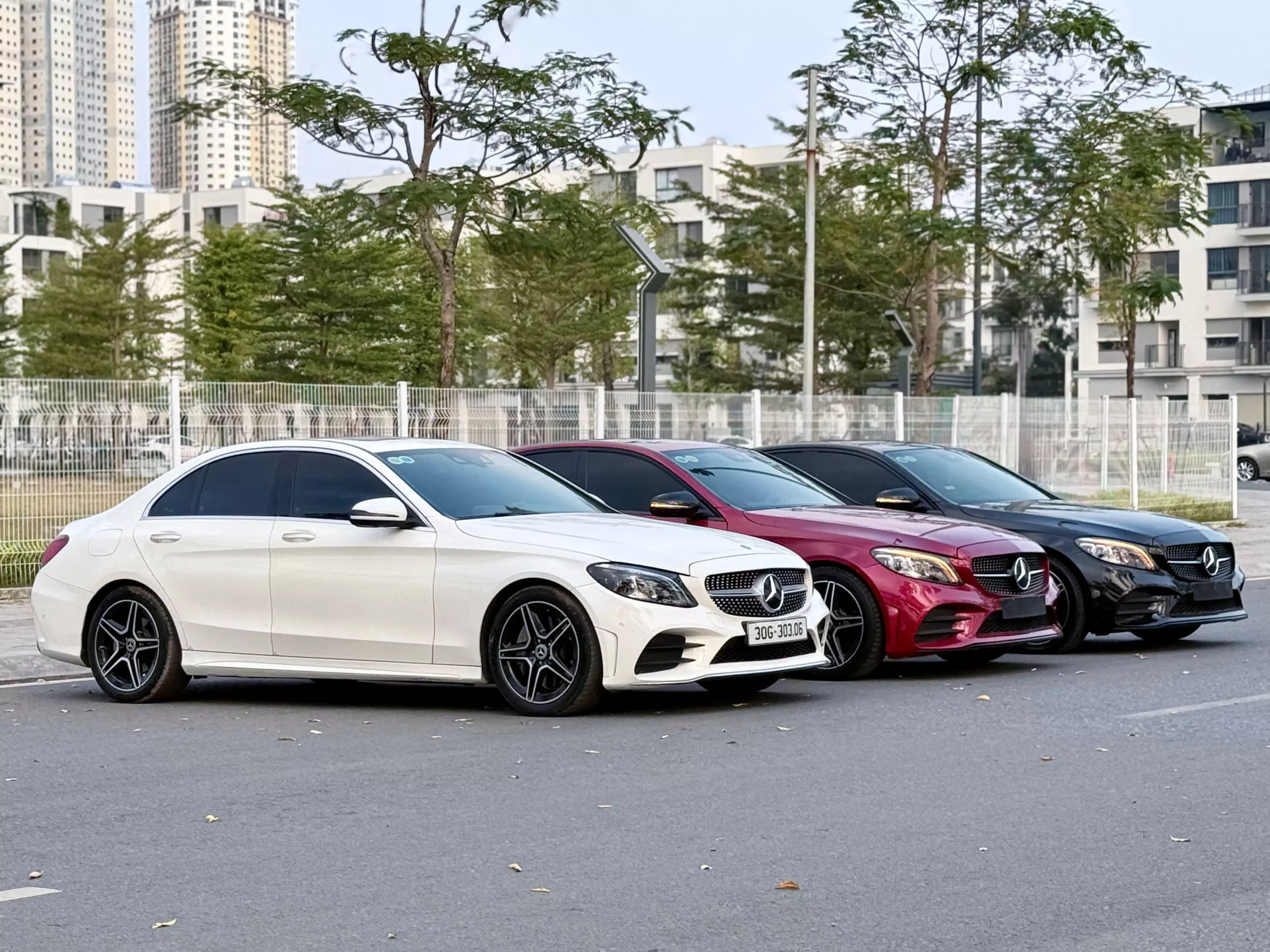 Mercedes-Benz C300 2021 - SẴN BA BÉ HẠT TIÊU MERCEDES CHỜ KHÁCH 