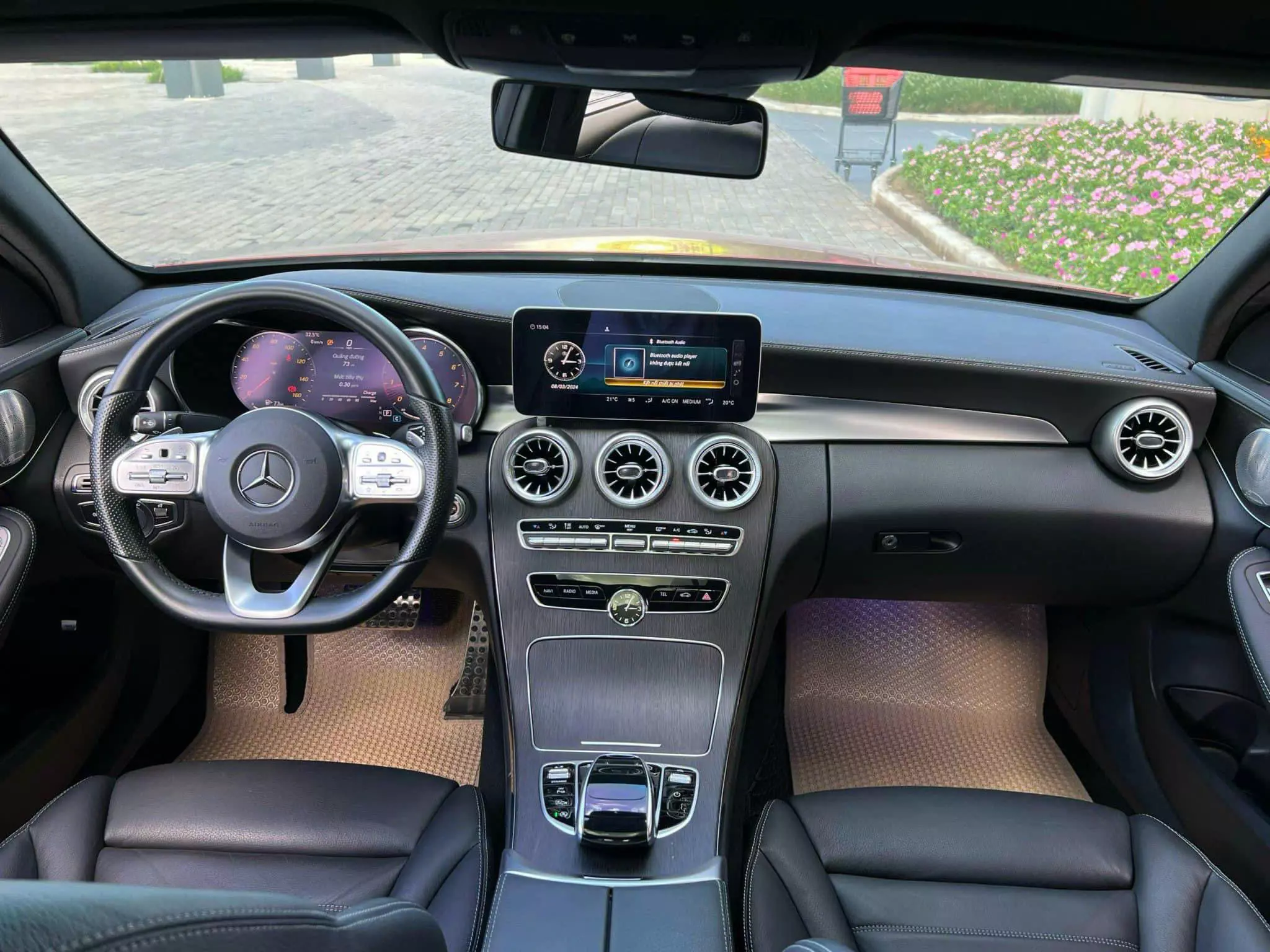 Mercedes-Benz C300 2021 - SẴN BA BÉ HẠT TIÊU MERCEDES CHỜ KHÁCH 