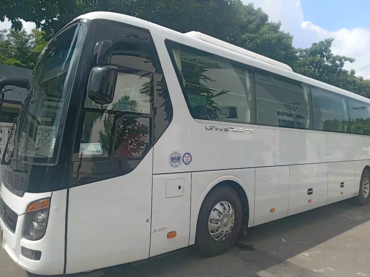 Hyundai Universe 2021 - Xe Hyundai Universe Modern S 47 chỗ, sản xuất năm 2021.